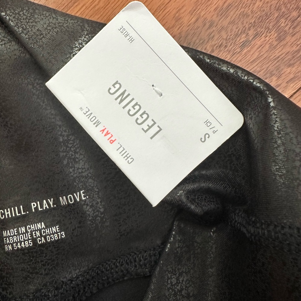 AERIE BLACK HIGH WAISTED FAUX LEATHER LEGGINGS CHILL PLAY MOVE NWT SIZE SMALL - Picture 8 of 10